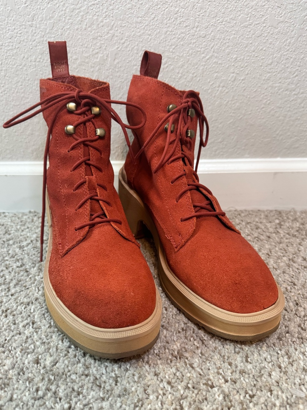 Sorel Women’s Hi-Line Heel Lace Boot Warp Red Tawny Buff Suede Size 9.5